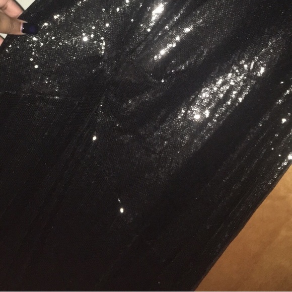22W Taylor Cocktail Sequin Dress w/Twist Detail - Picture 5 of 10